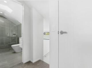 2 Bedroom townhouse with garage close to Hagley Park, Westfield Mall, Railway Station, Hospital and Wolfbrook Arena - 1