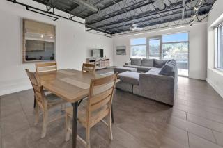 3 BR 2 BA Downtown Loft Pickleball Fun - 6