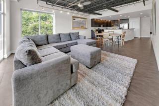 3 BR 2 BA Downtown Loft Pickleball Fun - 9