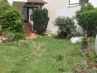 Angenehme Ferienwohnung mit Balkon, umgeben von einem Garten - 6