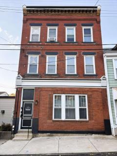 Comfortable Apartment - 2 Bedroom Easy City Access - 4