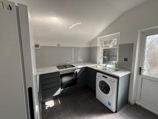 Peaceful Hideaway with Hot tub & Private Garden - 6