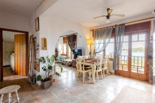 Holiday Apartment steps from the Beach - 2