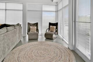 3 BR 2 BA Downtown Loft water view - 2