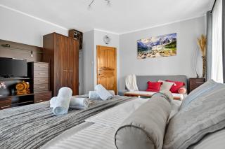 Gut Apartment - Full Kitchen, 2 Bedrooms, Home Cinema Room with NETFLIX & HBO - 1