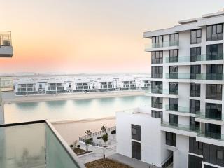 ASHRI HH | Elegant 1BR in Ajmal Makan | Beachfront - 8