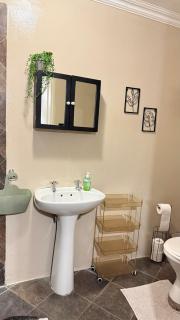 Pretty little room - 1