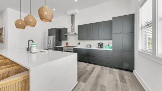 5 BR 4 BA Private Pool Pickleball Fun - 4