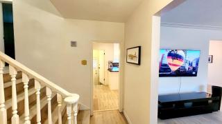 Spacious entire 4 bedroom home with two living rooms - 4