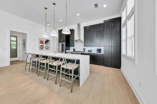 Gulf Front 8 BR 6 BA Private Pool & spa Pickleball Fun - 2