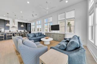 Gulf Front 8 BR 6 BA Private Pool & spa Pickleball Fun - 1