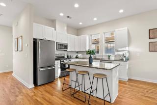 *NEW*| Modern Park Circle Stay | Office | Fire Pit - 9