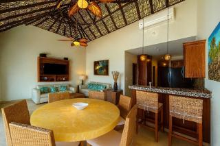 Beachfront in a peaceful Resort 8mi from Puerto Escondido - 2