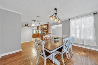 4 BR 2 BA Private Pool Pickleball Fun - 3