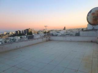 Luxury S2 Apartment with Huge 96m2 Terrace in the Heart of Ennasr City - Internet Fibre - 4