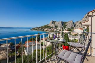 Große Wohnung In Omiš Mit Möbliertem Balkon - 1