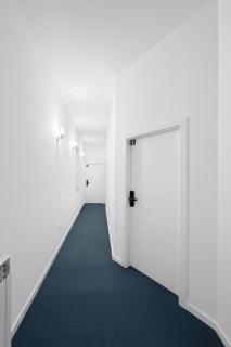 Royal Blue Central Point - 4