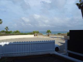 Casa unifamiliar en primera linea de mar - 4