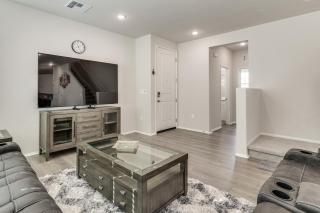 Near Hospitals Home with Pool Access in Temecula - 3