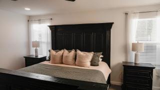 Modern 3BR Central Phoenix Home with Private Yard - 3