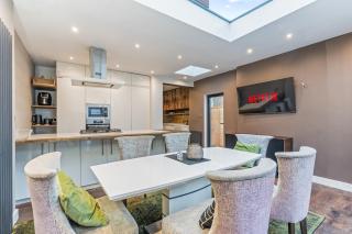 NEW Spacious House North London 8 Guests Wi-Fi - 6