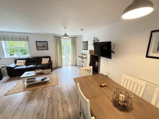 Old England Cottage - 4