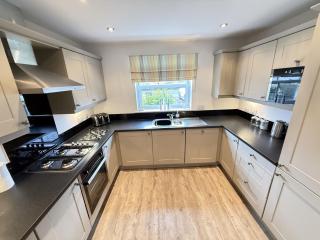 Old England Cottage - 2