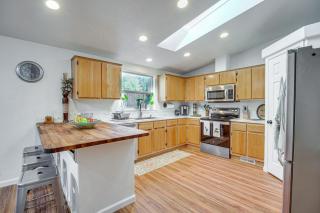 Riverfront Relaxation Secluded Jacksonville Home - 3