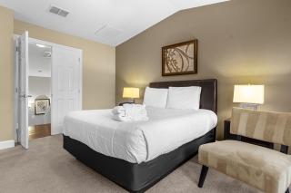 Vibrant 4BR Family Townhome 1 mile from Disney World and Disney Springs - 3