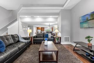 Vibrant 4BR Family Townhome 1 mile from Disney World and Disney Springs - 9