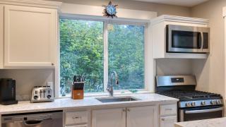 Cozy Cannon Beach Home Near Haystack Rock Downtown Steps from the Sea by AvantStay - 3