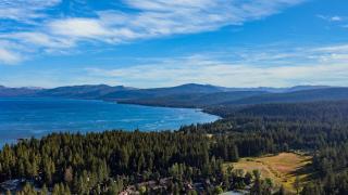 Cozy Tahoe Townhome w Fireplace Balcony Quick Access to Trails Lake Cubana - Dollar Hill by AvantStay - 6
