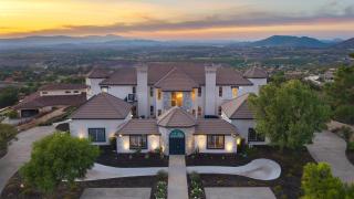 Temecula Stay w Pool Movie Room Sauna Tennis Court Panoramic Valley Views Via de Oro Estate by Avantstay - 0