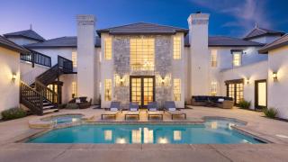 Temecula Stay w Pool Movie Room Sauna Tennis Court Panoramic Valley Views Via de Oro Estate by Avantstay - 8