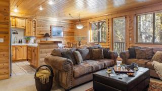 Mountain Charm Stone Fireplace Chefs Kitchen Balcony Cedar Ridge by AvantStay - 4