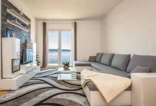 Große Wohnung In Omiš Mit Möbliertem Balkon - 0