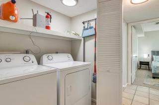 Walk to Beach: Ocean-View Family Home in Galveston - 1
