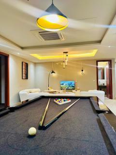Luxury Goldcrest 2-BR with Pool Table & Cinema - 7