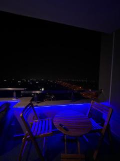 Luxury Goldcrest 2-BR with Pool Table & Cinema - 1