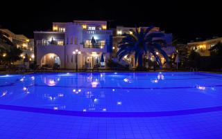 Castle Suites Hotel - 4