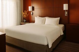 MainStay Suites Appleton Airport - Fox River Mall Area - 1