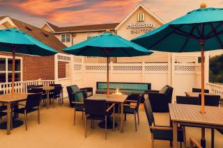 MainStay Suites Appleton Airport - Fox River Mall Area - 1