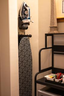 Magnolia Hall - Henderson Suite - King Suite - 6