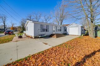 Walk to Houghton Lake! Family Retreat with Patio - 7