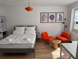 VibrantApt - Ruhig & Modern - 15 Min ins Zentrum - Küche - Privatparkplatz - Schnelles WLAN - Terrasse - 0