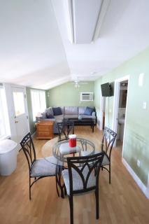 Cozy Cottage Alton Bay - 2