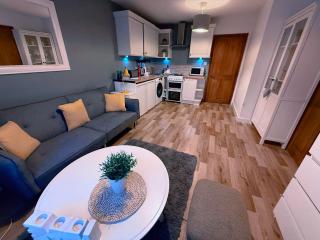 Homely Stay Langley - 5