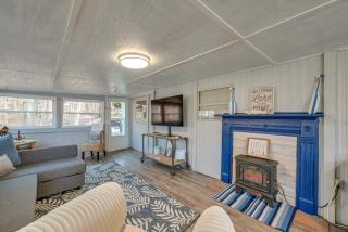 Lake Malone Cabin Getaway! Dock, Fire Pit, Grill - 8