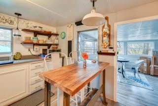 Lake Malone Cabin Getaway! Dock, Fire Pit, Grill - 1