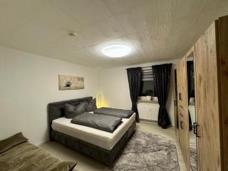 Zentrumsnahe 2-Zimmer FeWO mit Balkon, Garage, Nahe ÖPNV für 4-5Personen - 3